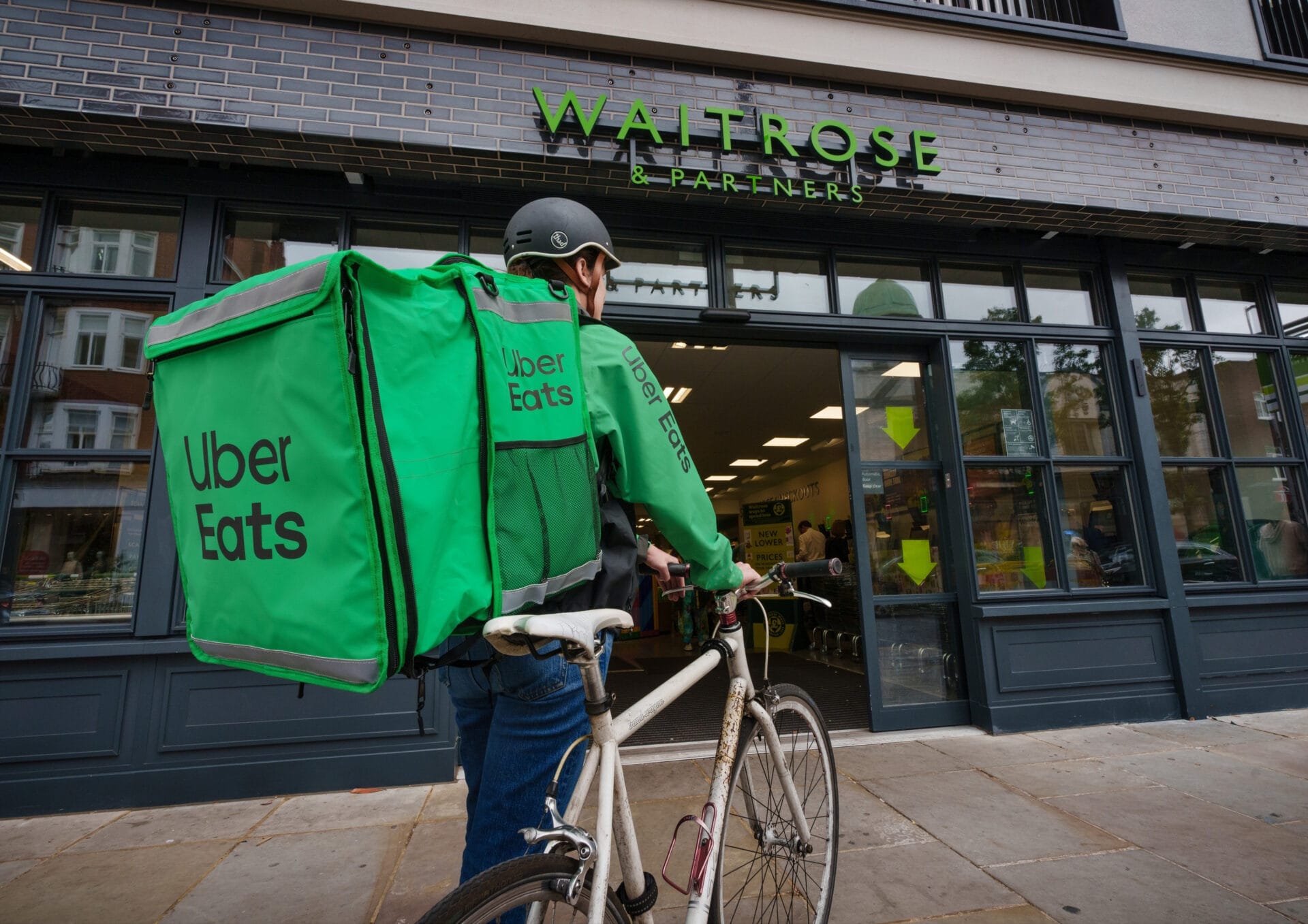 Uber Eats, 'Lists' özelliğiyle kullanıcılarını yemek önerilerini paylaşmaya teşvik ediyor