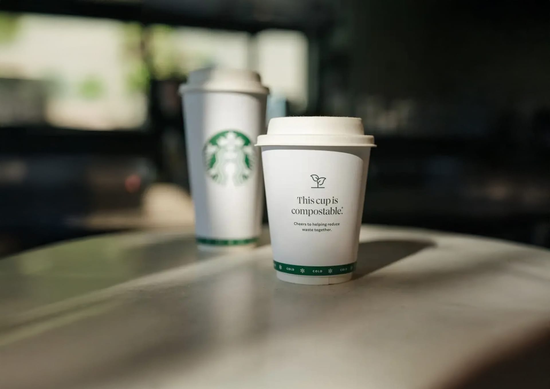 Starbucks’ın yeni bardakları sosyal medyanın gündeminde